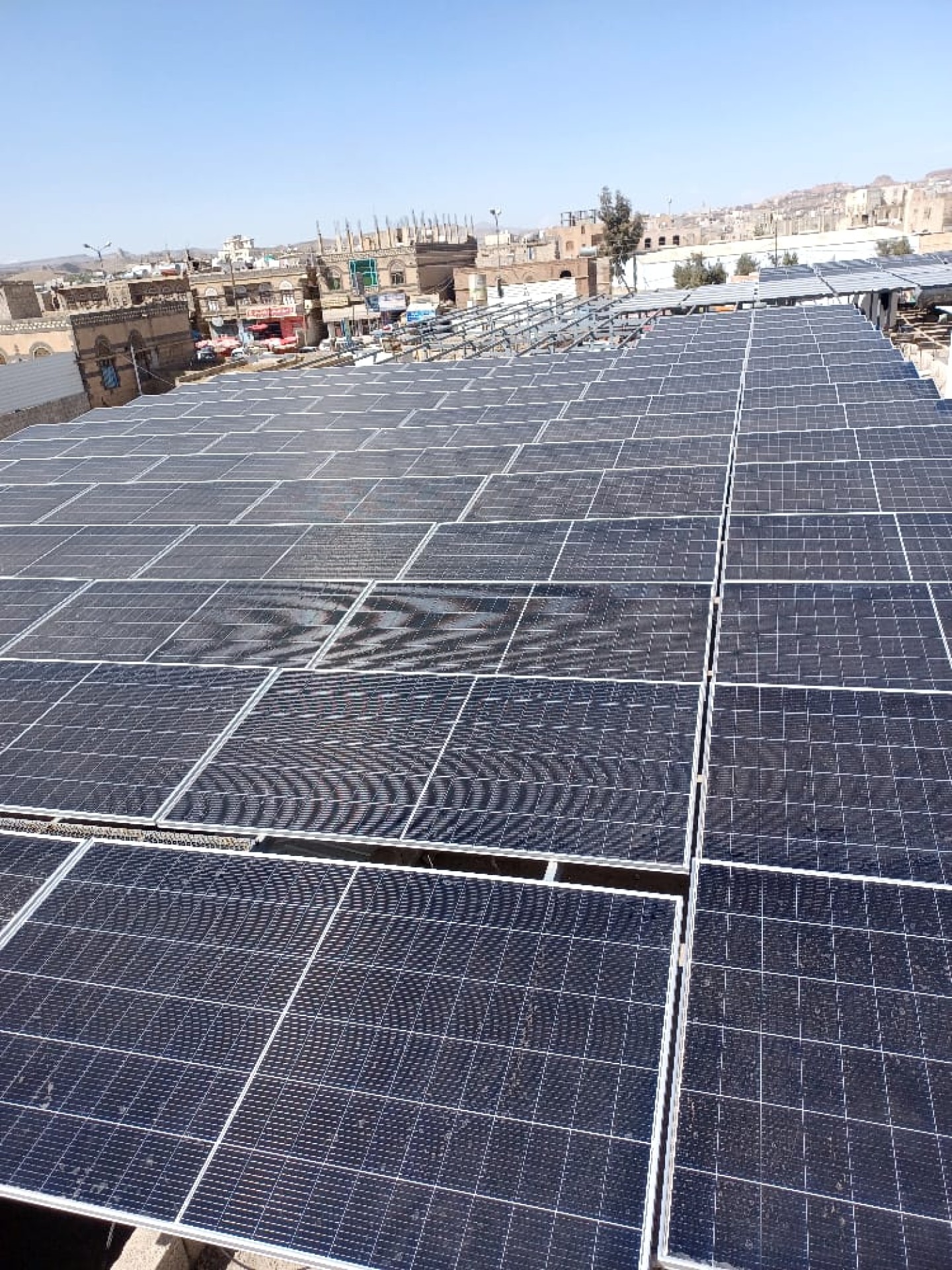 منظومة أون قريد دمج الطاقة الشمسية مع محطة كهرباء بقدرة 110 كيلو وات